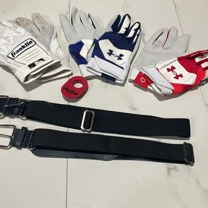 Baseball lot: adult LG batting gloves, thumb guard, belts.